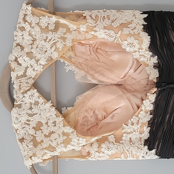 Mac duggal black white beaded lace overlay sleeveless formal designer gown dress - Picture 11 of 12